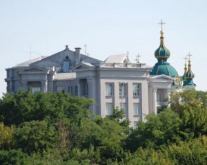 Киевский музей сливает нечистоты на Андреевский спуск
