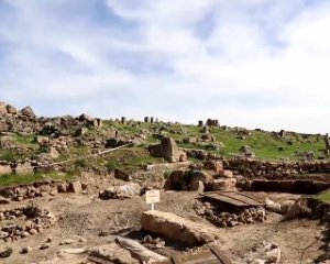 Археологи знайшли підземний храм
