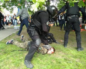 Аваков попросил прощения за своих подчиненных