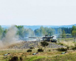 Стрельба на ходу и химическая атака: третий день танкового биатлона НАТО