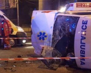 Поспішає на виклик: 8 ДТП за участю "швидкої"