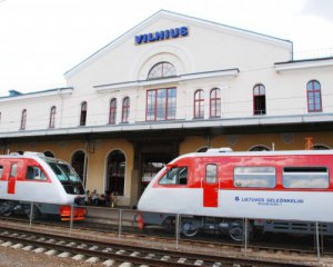 Литовська залізниця припиняє возити пасажирів у Росію