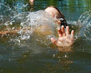 2-летний ребенок утонул в частном пруду