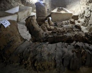 Археологи відкопали 17 мумій