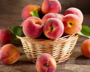 Які ягоди і фрукти будуть дорогими цього сезону