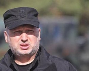 Турчинов закликав світ поставити Путіна на місце