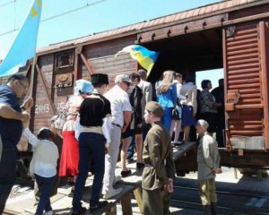 Мережу обурила реконструкція депортації кримських татар