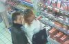 В сети показали серийных воров, орудующих в супермаркетах