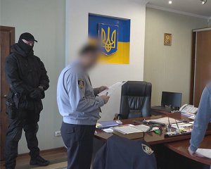Заступник начальника обласної поліції збирав гроші з підлеглих