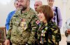 Военная форма вместо свадебного платья: волонтер обручилась с грузинским военным