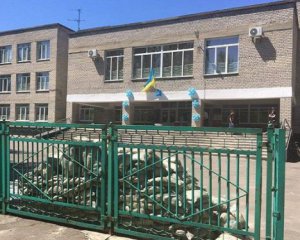 Ворожі сили обстріляли лікарню в Красногорівці