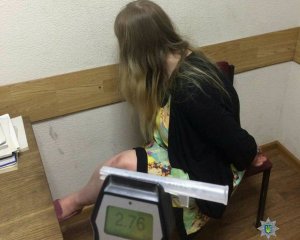Патрульные отобрали сына у очень пьяной матери