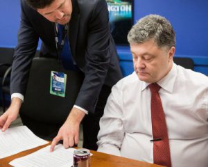 Запретить "Бессмертный полк", визы для РФ - что пишут Порошенко украинцы