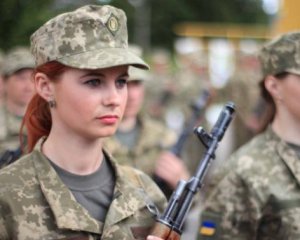 В июне в армию призовут женщин