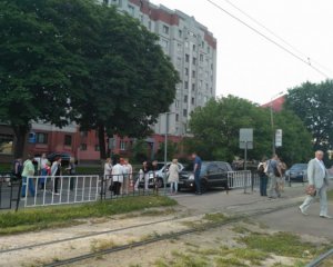 У Львові мітингувальники проти сміття перекрили дорогу