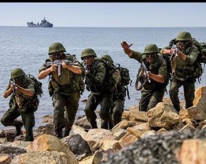 Россия перебросила в Крым подразделения морской пехоты