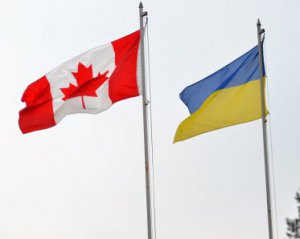 Канада міркує, чи давати зброю Україні