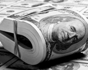 Долар може коштувати 20 гривень - економіст