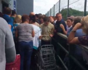 Безвиз в действии: на Львовщине пенсионеры штурмуют границу