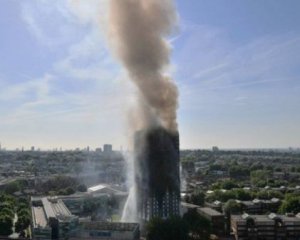 &quot;Видела, как мужчина выпрыгнул из окна, слышала, как дети кричат&quot; - очевидцы пожара в Лондоне рассказали о своих впечатлениях