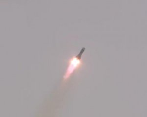 З&#039;явилось відео, як російська ракета впала на Казахстан