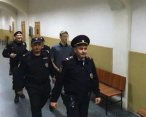 Російському школяру обрали покарання за опір ОМОНу