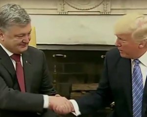 &quot;Велика честь бути з президентом України&quot; - Порошенко і Трамп вперше потиснули руки