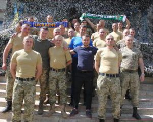 Федецький зіграв у футбол з військовими під носом у бойовиків