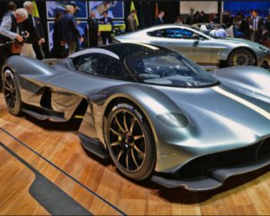 Назвали потужність спільного гібрида Aston Martin і Red Bull Valkyrie