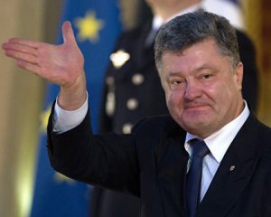 Стало відомо, коли Порошенко полетить у Францію