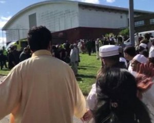 Грузовик въехал в толпу мусульман