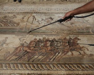 Археологи нашли уникальную античную мозаику