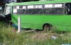 Випускники викрали автобус і протаранили цвинтар
