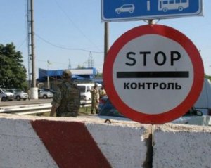 Росіяни на адмінкордоні в Криму створюють штучні черги