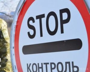 Соседям вход воспрещен: в Украину не пускают российских певцов