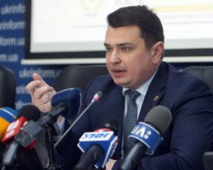 Українська політична еліта чинить опір антикорупційним процесам