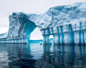 Вчені відкрили найбільший айсберг