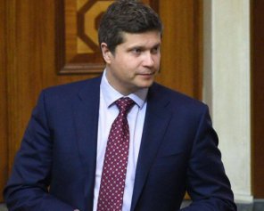 Нардепа позбавили водійських прав на рік