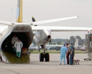 Літак із 12 пораненими воїнами АТО прибув до Львова
