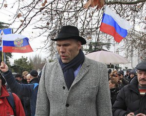 Боксер Валуев пополнил базу "Миротворца"