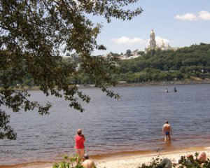 В Киеве безопасными признали два пляжа из одиннадцати