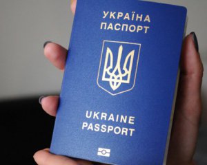 Посадовці відправляють кримчан за паспортом в Росію