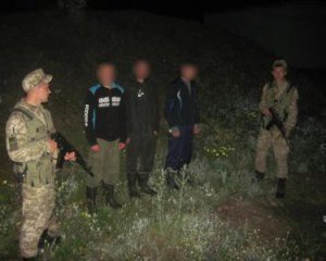 Прикордонники затримали трьох росіян