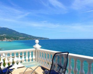 В Крыму массово распродают отели