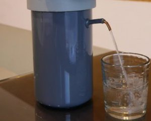 Ученые научились получать воду из воздуха