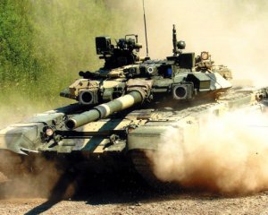 Бойовики застосували танк і заборонені міни