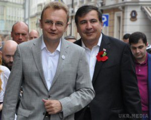 Садовой отреагировал на лишение гражданства Саакашвили