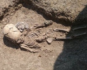 Археологи знайшли скелет дитини зі спотвореним черепом