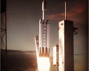 Маск показав ракету, яка відправить туристів на Місяць