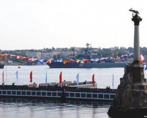 &quot;Ничего, потерпим&quot; - военный парад в Севастополе как смысл жизни